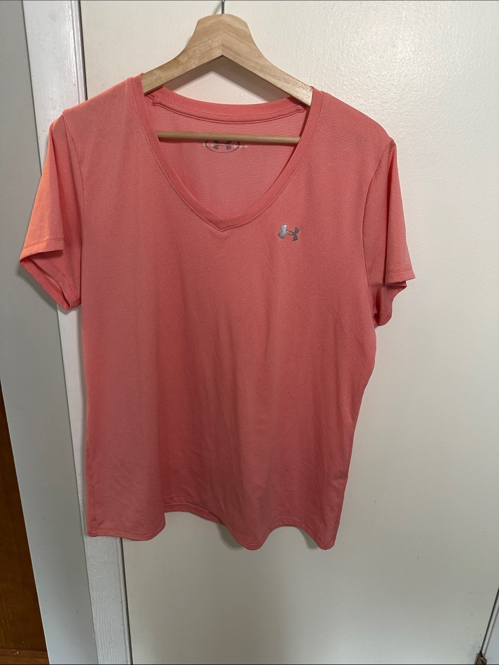 Under Armour Women’s V-Neck Short Sleeve Tee - Coral Pink